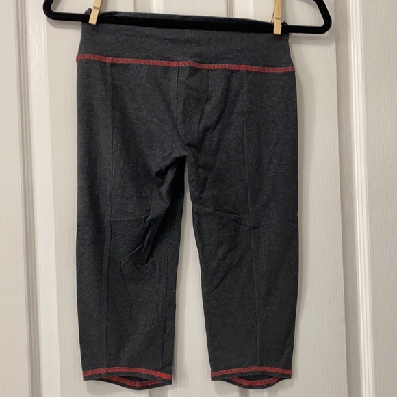 Green apple brand Capri yoga pants sz small - Picture 2 of 3